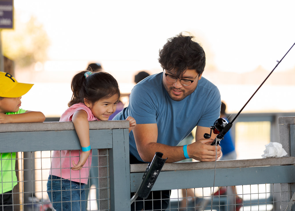 activity at family reunion a parent and child play an activity